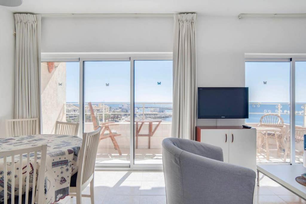 021 - Wonderful Beachfront With Stunning Sea Views Apartamento